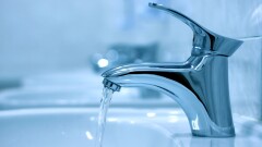 "Как платить за воду?" Алматинка с пенсией 90 тысяч тенге пожаловалась Досаеву на рост тарифов