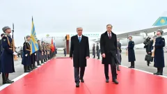 Токаев прилетел в Москву