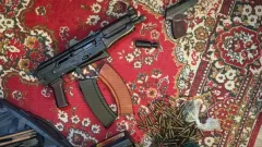 Расследуя похищение человека, полиция провела в Алматы задержания и изъяла оружие