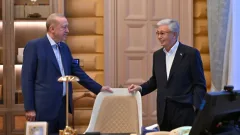 Токаев опубликовал в соцсетях неформальное фото беседы с Эрдоганом