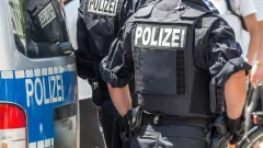 Просверлили дыру в стене во время праздников: банк ограбили в Германии