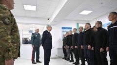 "Будьте верны своей присяге". Токаев побеседовал с призывниками в Уштобе