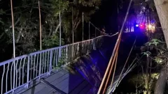 Подростки повредили подвесной мост в Усть-Каменогорске, переходившие по нему получили ушибы