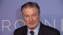 Суд над актёром Алеком Болдуином начался в США. Его обвиняют в непредумышленном убийстве