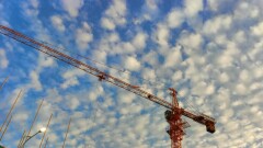 Оператор башенного крана погиб в Астане, сорвавшись с высоты