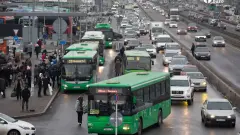 Пустые автобусы направляют на загруженные остановки в Алматы