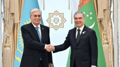 Токаев в Туркменистане встретился с председателем халк маслахаты