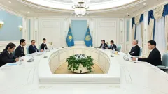 Развитие падела в Казахстане обсудил Токаев с главой FIP