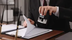 "Почему должны работать бесплатно?" Нотариусы Казахстана считают свои услуги недооценёнными