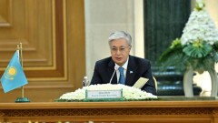 Токаев провёл переговоры с президентом Туркменистана в расширенном формате