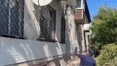Подрядчик хотел сделать за свой счёт облицовку аварийного дома в Семее, но стало только хуже