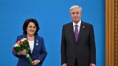 Токаев наградил казахстанских учителей: кто получил ордена и медали