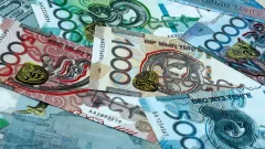 Опубликован список казахстанцев, получающих финансирование из-за рубежа