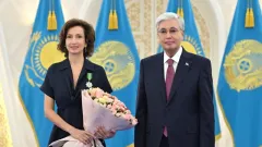 Токаев вручил орден Qoja Ahmet Yasaui бывшему гендиректору ЮНЕСКО