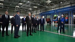 Токаев ознакомился с работой завода по производству электровозов