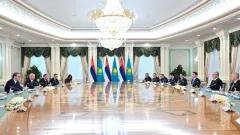 Президенты Казахстана и Сербии провели переговоры в расширенном формате