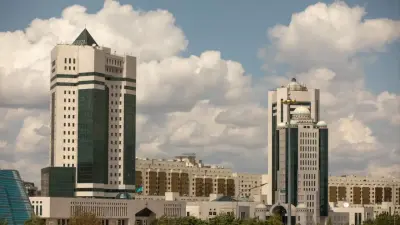 Больше половины опрошенных казахстанцев поддерживают парламентскую реформу