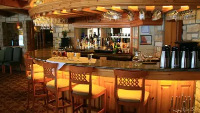 Работу 10 развлекательных заведений приостановили в Алматы с начала года