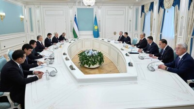 Токаев и Мирзиёев провели переговоры в узком составе