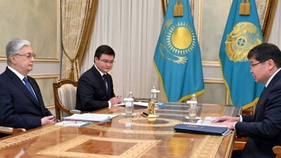 Обеспечить сбалансированность бюджета поручил Токаев министру финансов