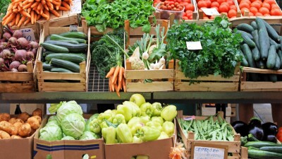 Сколько казахстанцы тратят на продукты