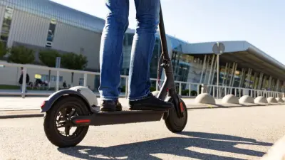 "Будут более жёсткими". Очередные поправки в правила езды на самокатах анонсировали в Казахстане