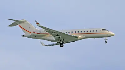 В аэропорту Нью-Йорка самолёт столкнулся с пожарной машиной, есть пострадавшие