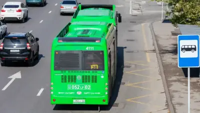 Оператора не меняют: в автобусах Алматы будут работать две системы оплаты проезда