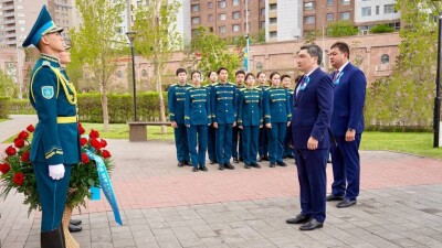 Бектенов: Мы должны на примере стойкости старшего поколения воспитывать казахстанскую молодёжь