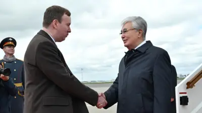 Токаев прилетел в Москву