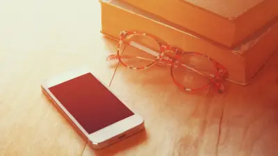 Могут ли в школах Казахстана запрещать пользоваться смартфонами даже на переменах? Ответ Минпросвета