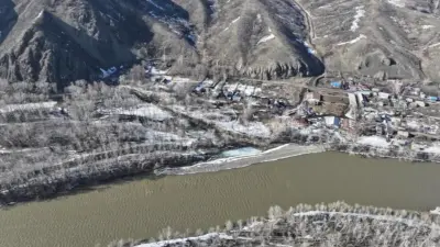 Паводки оставили село в Акмолинской области без транспортного сообщения