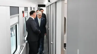 Токаев посетил завод по выпуску вагонов Stadler Kazakhstan