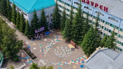Более 1200 детей работников 