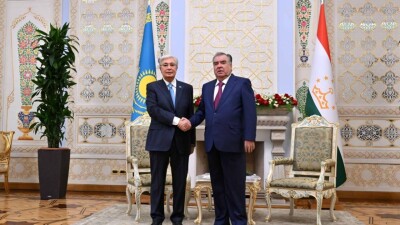Токаев и Рахмон провели переговоры в узком составе