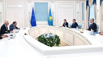 Токаев провёл встречу с вице-президентом Европейской комиссии