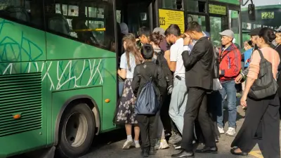 "Возмущения людей нам понятны". Как в Алматы решат проблему переполненных автобусов