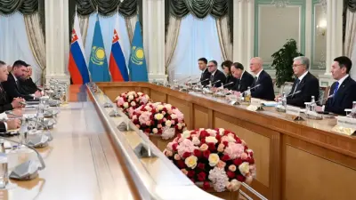 Токаев и Фицо провели провели переговоры в расширенном формате