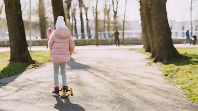 78 детей потерялись на концерте в Атырау