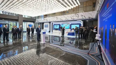 Токаев принял участие в церемонии запуска завода по глубокой переработке кукурузы