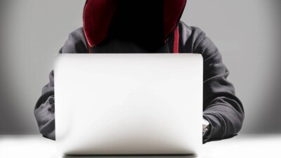 На какие сообщения не нужно реагировать? Полиция Алматы показала примеры переписок с мошенниками