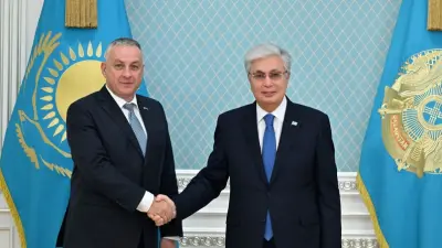 Токаев принял европейского комиссара по международному партнёрству 