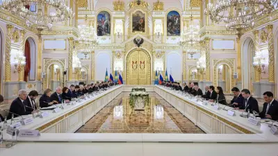 Токаев и Путин провели переговоры в расширенном составе