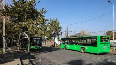 Четыре автобусных маршрута временно изменили схемы движения в Алматы