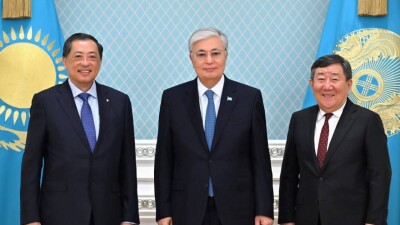 Развитие Алатау обсудил Токаев с председателем Asia Infrastructure Solutions Singapore