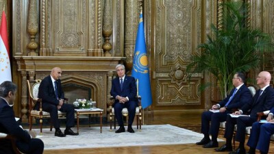 Токаев провёл встречу с председателем Маджлиси намояндагон Маджлиси Оли Таджикистана