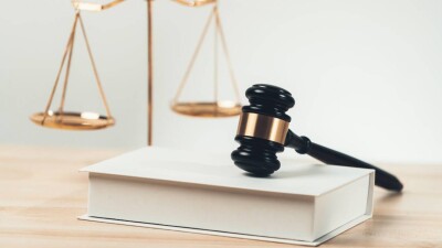 Капитан гражданской защиты получил взятку за помощь в поступлении в Академию МЧС: суд вынес приговор