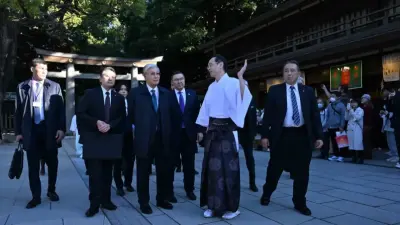 Токаев посетил храм Мэйджи Джингу в Токио