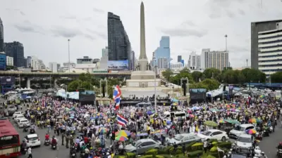 В Бангкоке начались протесты против премьер-министра из-за утечки телефонного разговора