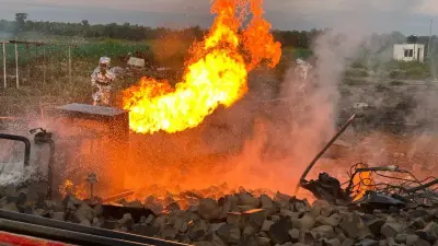 Газовоз вспыхнул в СКО, восемь человек пострадали